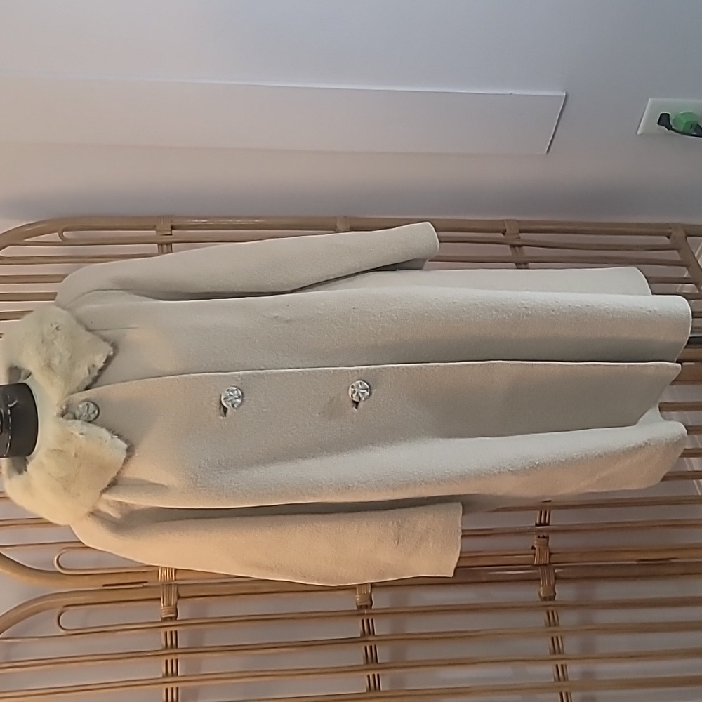 Burlington Woolens vintage cream color coat fur collar